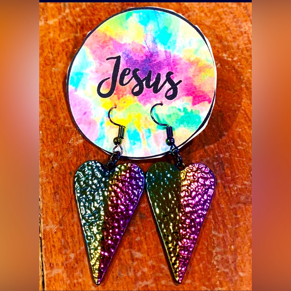 *Rainbow Ornate Heart Earrings*